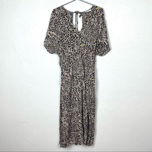 Lush Cheetah Print V Neck Midi Dress - Picture 5 of 9